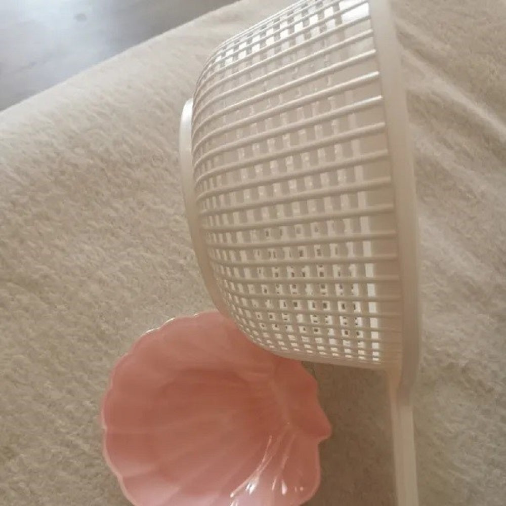 PLASTIC STRAINER BOWL WITH HANDLE NO.19 WHITE