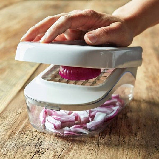 OXO GG VEGETABLE CHOPPER WITH EASY POUR OPENING