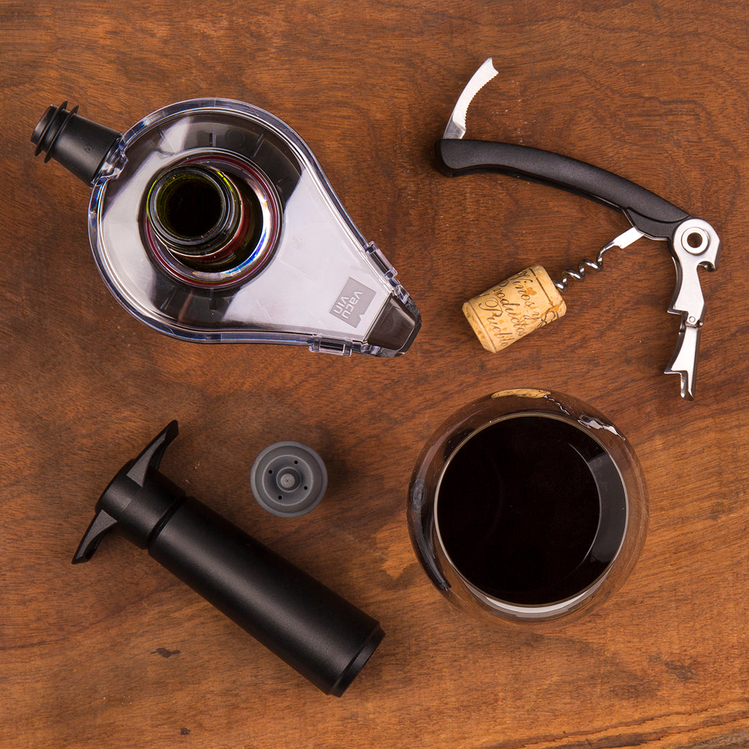 Vacu Vin Wine Saver Black Blister (1 Pump, 1 Wine Stopper ) set '2