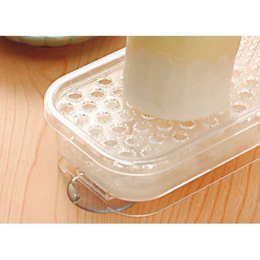 PLASTIC GRATER WITH SUCTION - CLEAR